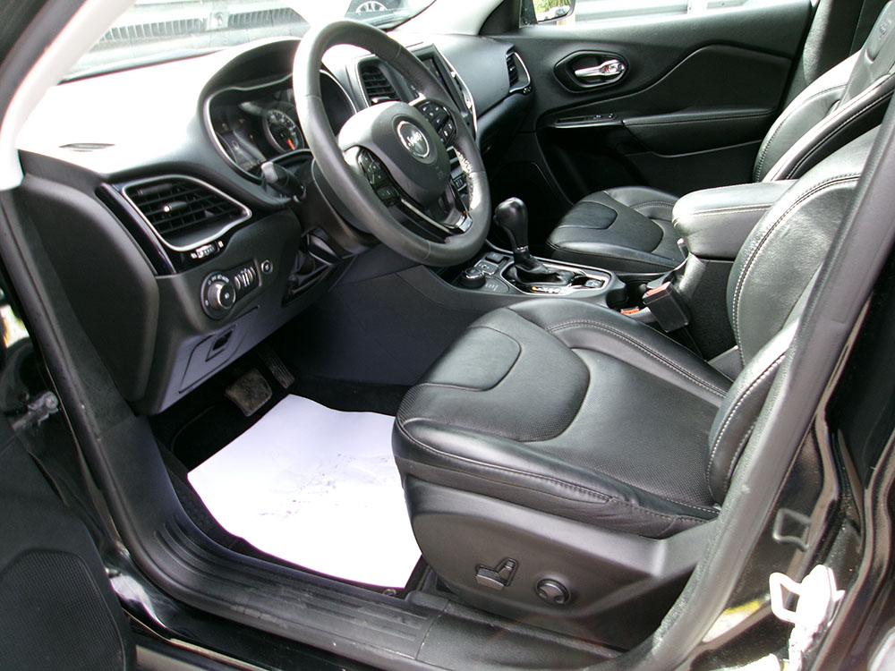 
								2023 Jeep Cherokee Altitude full									