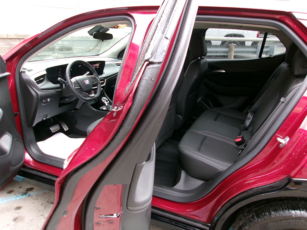 
								2024 Buick Encore GX Sport Touring full									