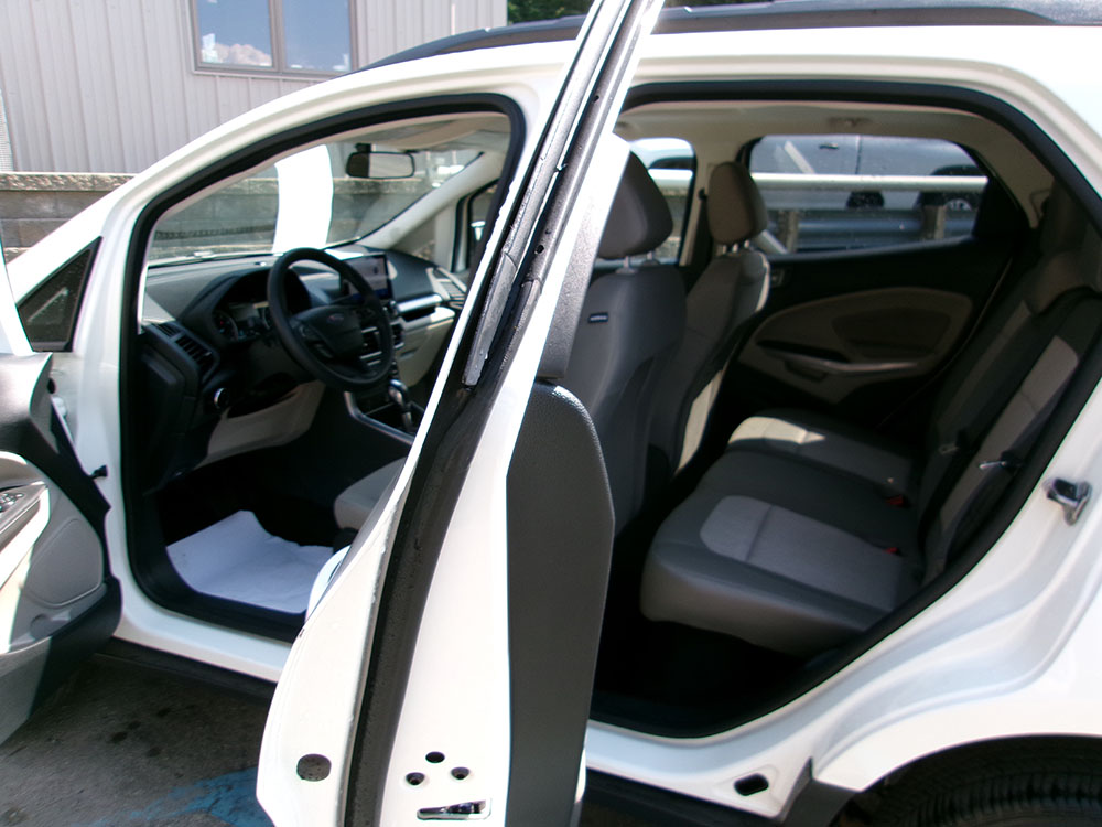 
								2021 Ford EcoSport SE full									