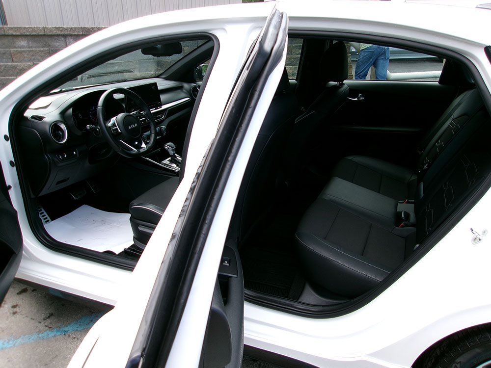 
								2022 KIA Forte GT-Line full									