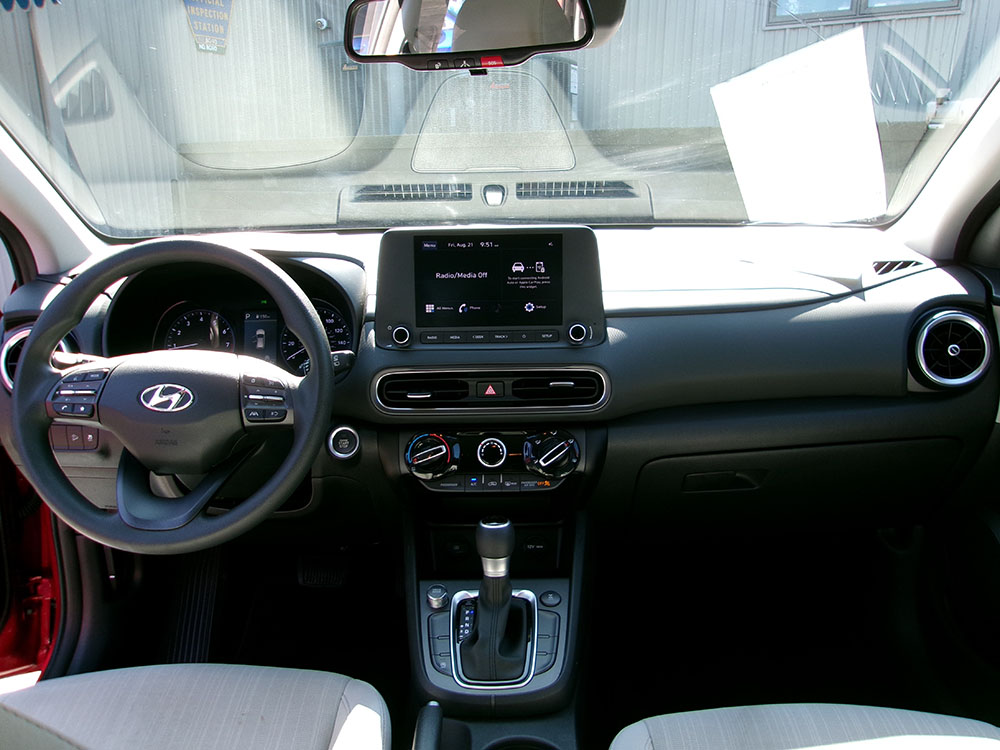 
								2023 Hyundai Kona SEL full									
