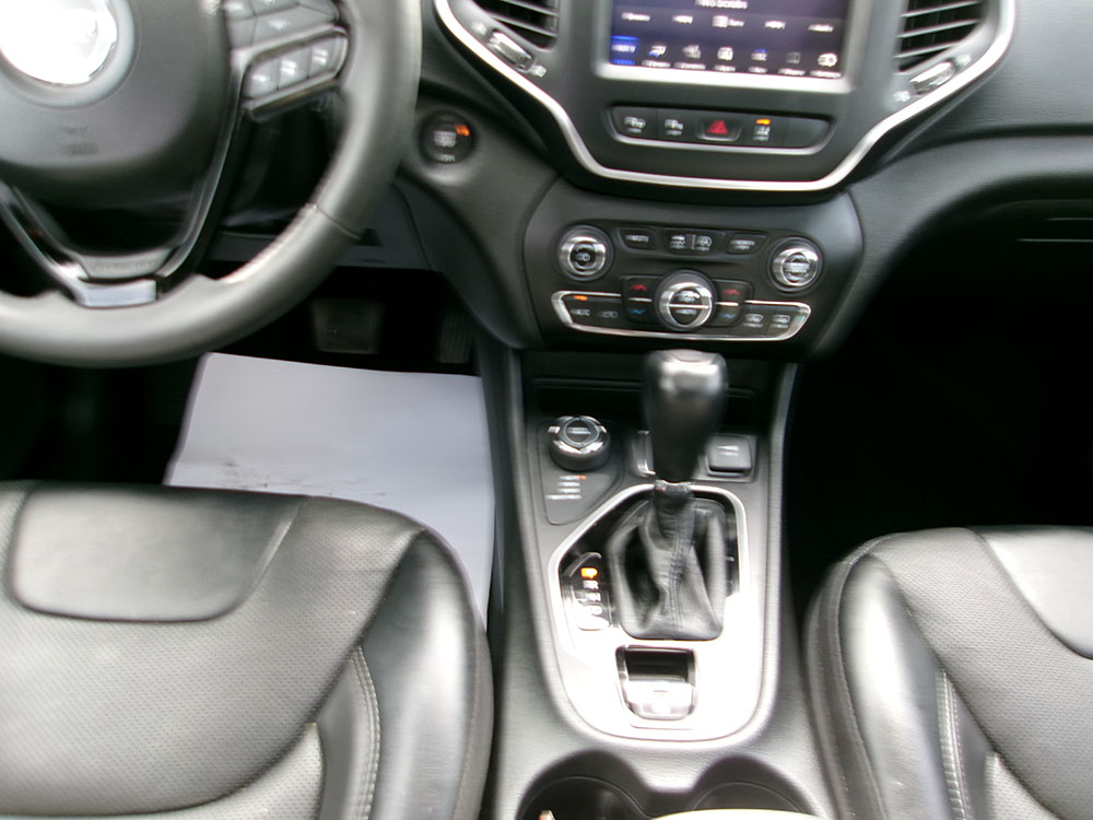
								2023 Jeep Cherokee Altitude full									