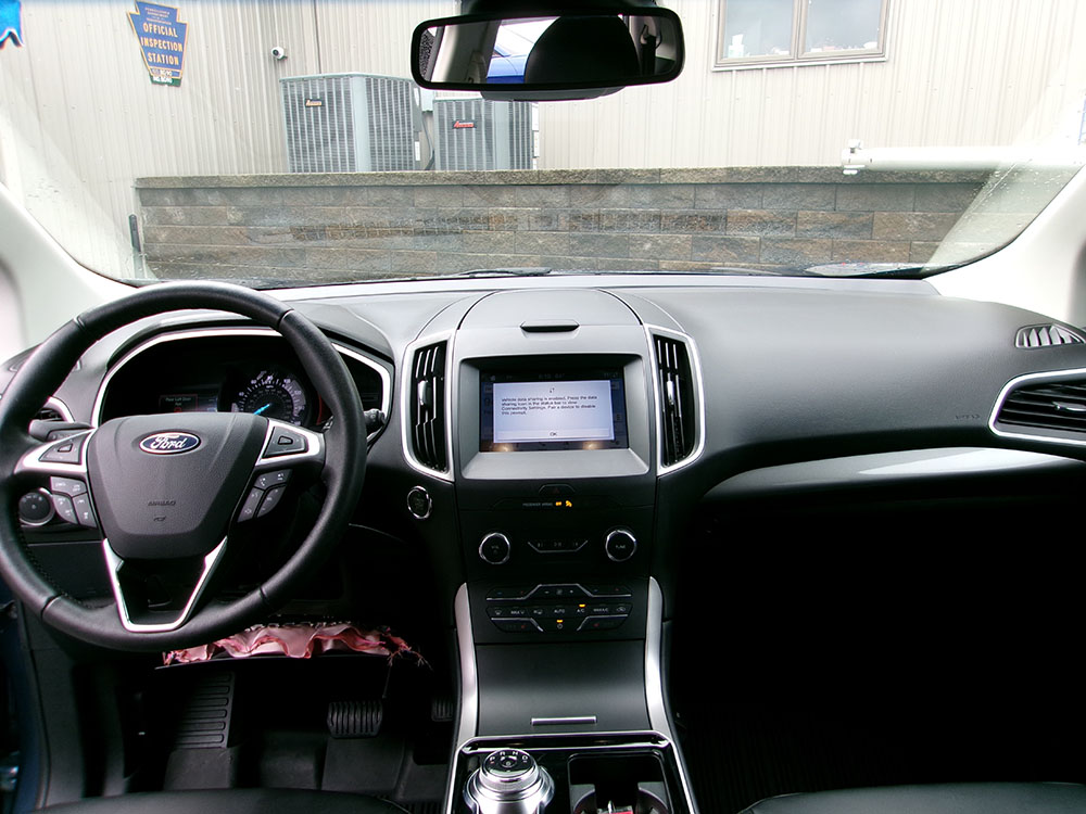 
								2019 Ford Edge SEL full									