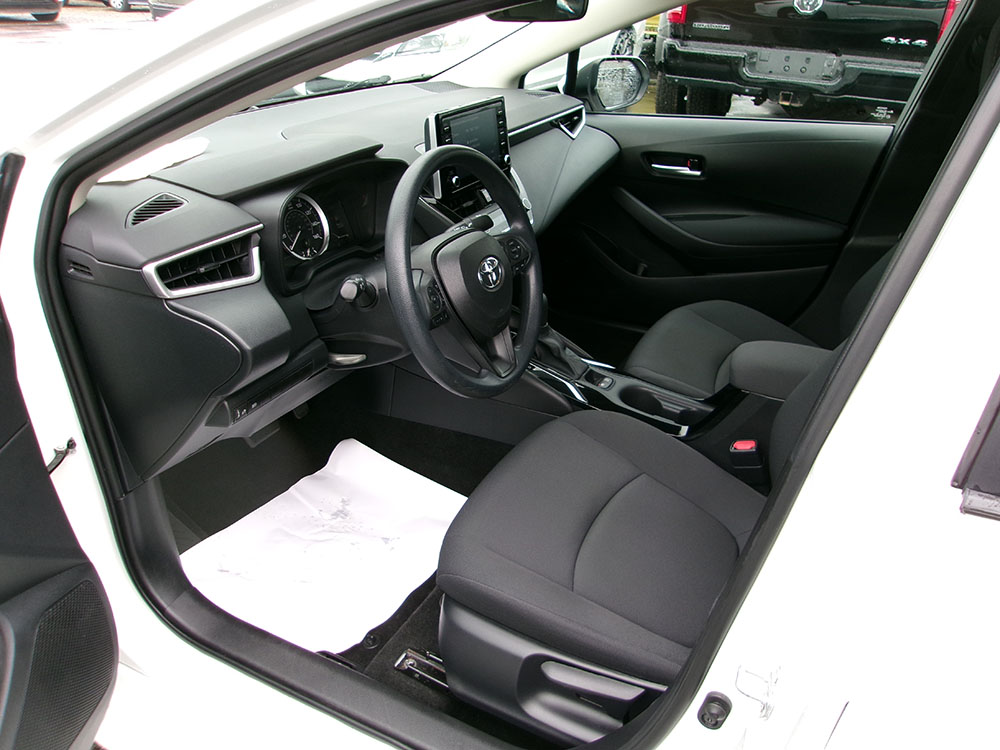 
								2020 Toyota Corolla LE full									