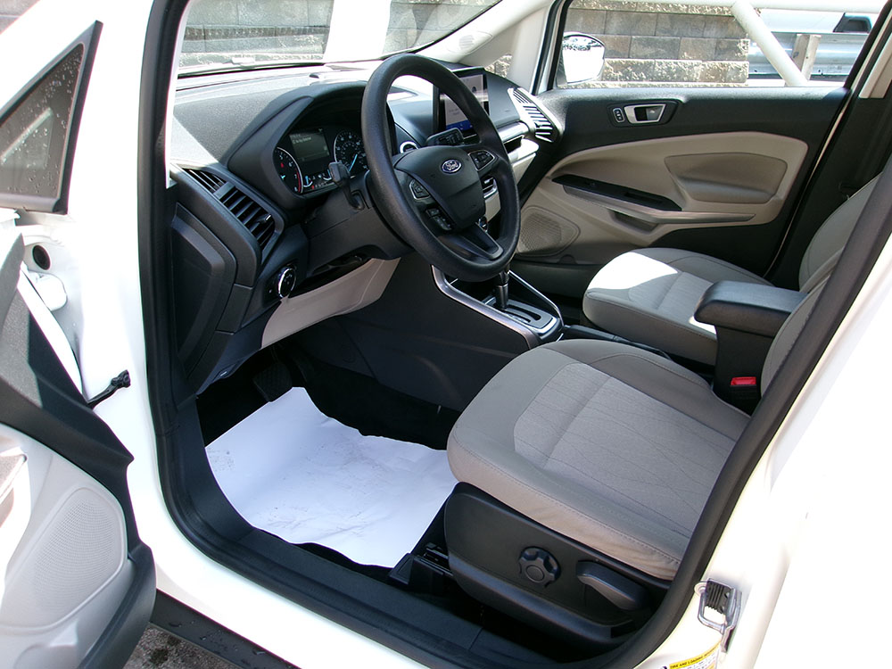 
								2021 Ford EcoSport SE full									