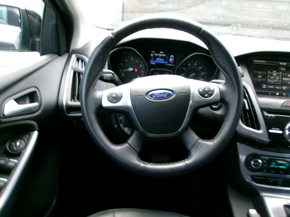 
								2014 Ford Focus Titanium full									