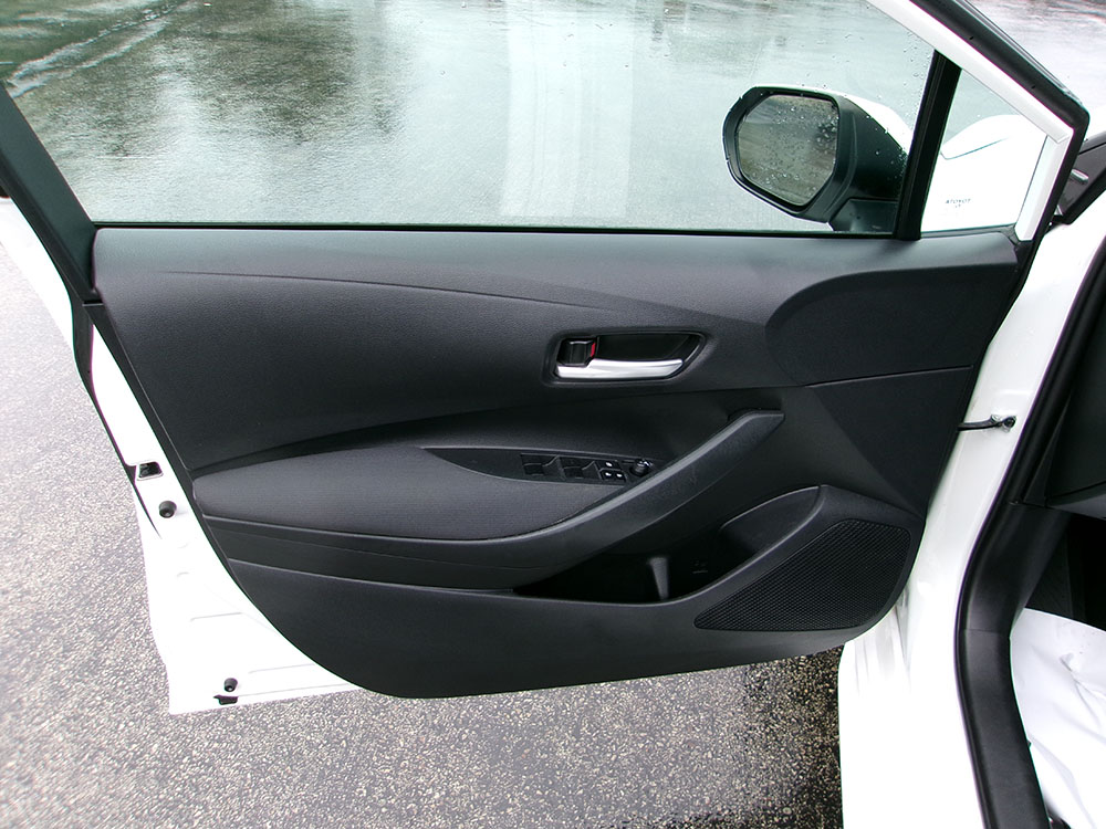 
								2020 Toyota Corolla LE full									