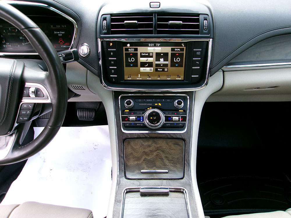 
								2018 Lincoln Continental Reserve full									