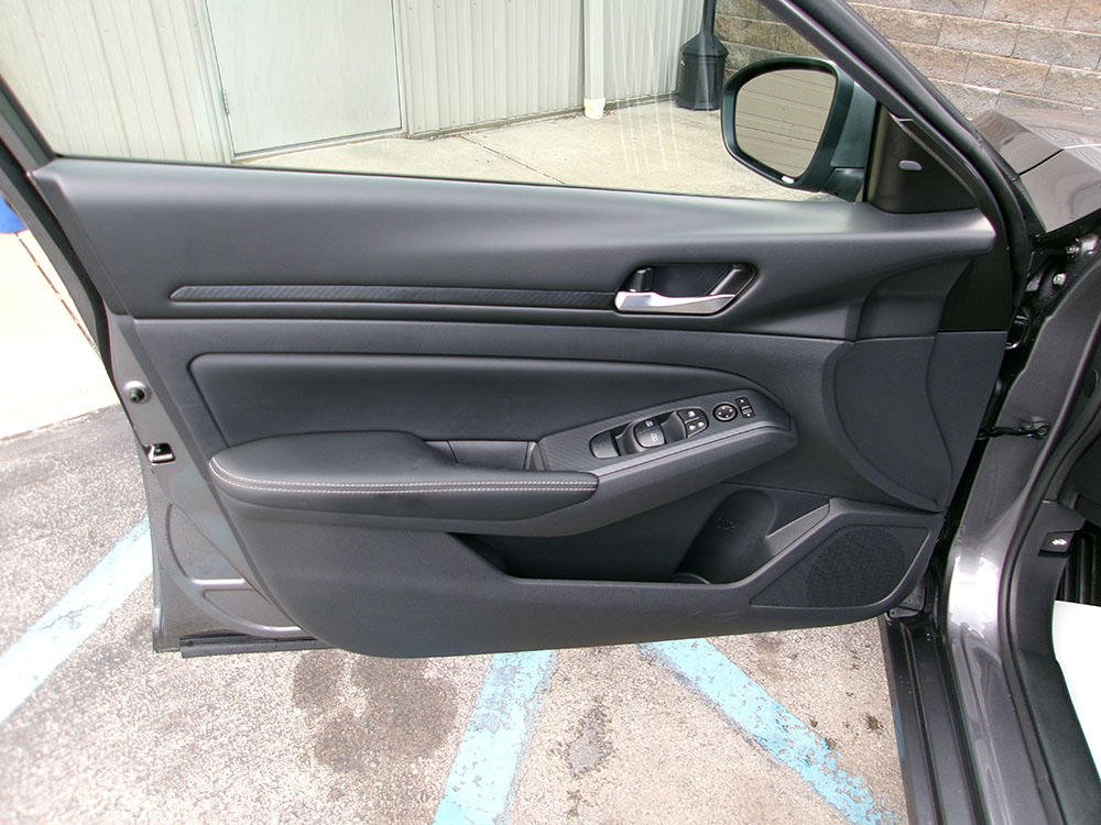 
								2025 Nissan Altima SV full									