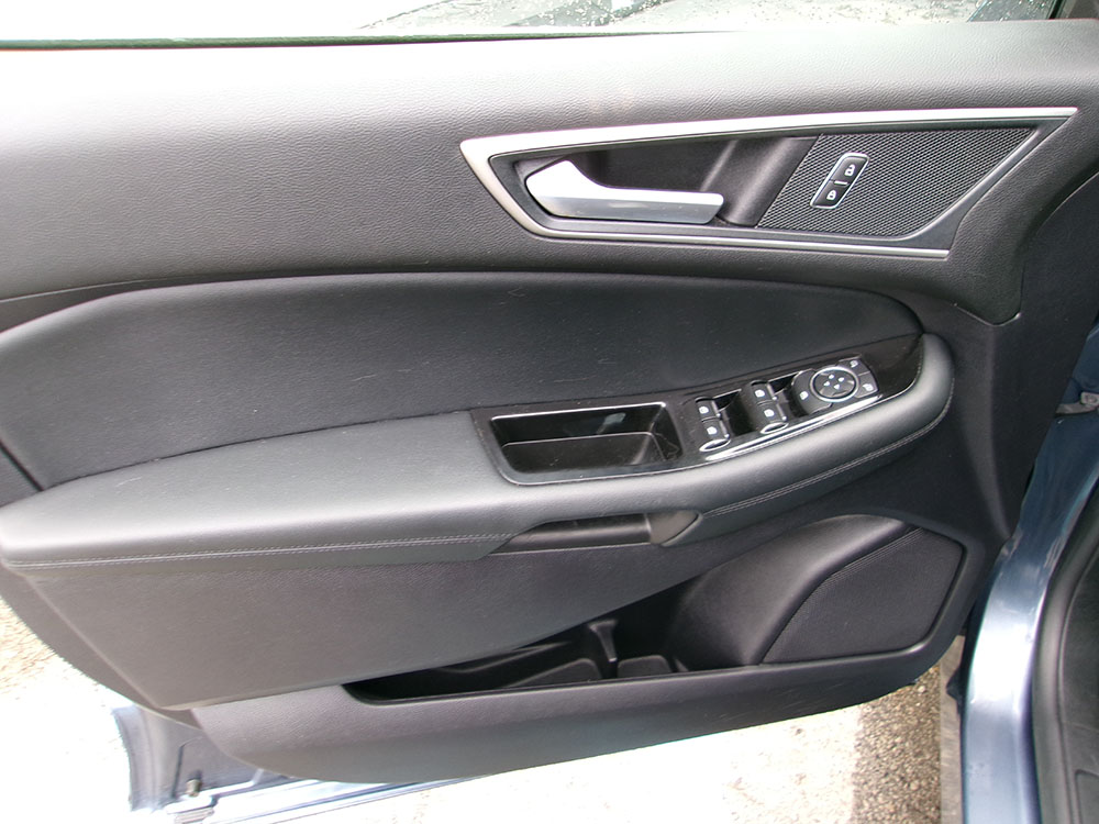 
								2019 Ford Edge SEL full									
