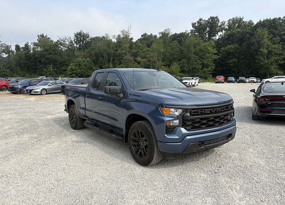 
								2024 Chevrolet Silverado 1500 Custom full									