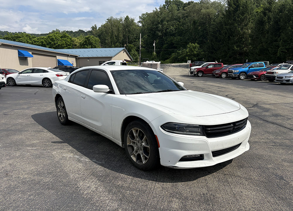 
								2015 Dodge Charger SXT full									