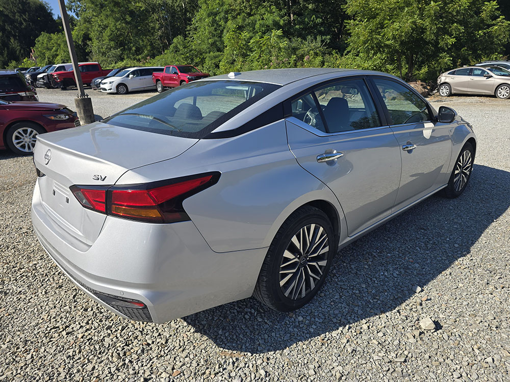 
								2023 Nissan Altima SV full									