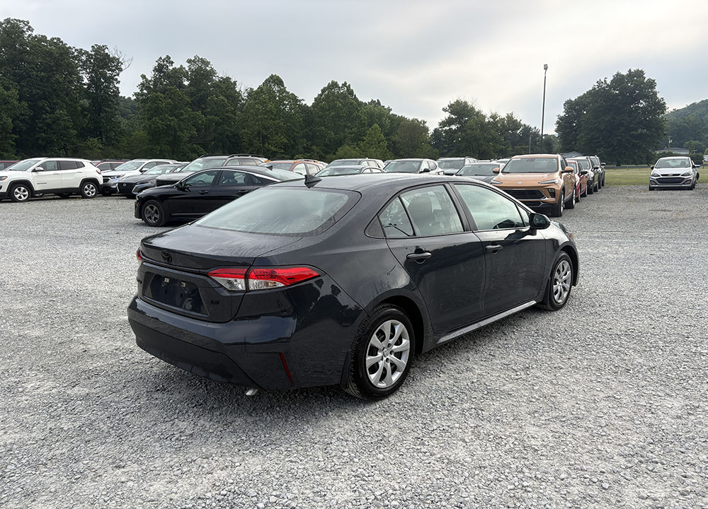 
								2025 Toyota Corolla LE full									