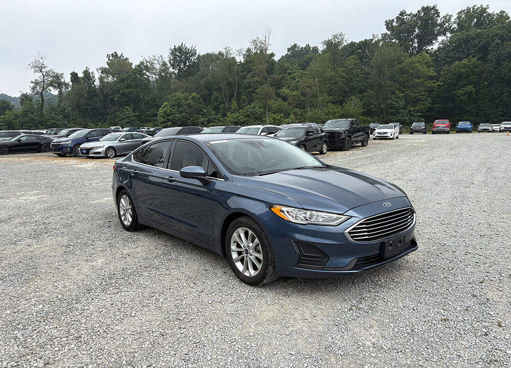 
								2019 Ford Fusion SE full									