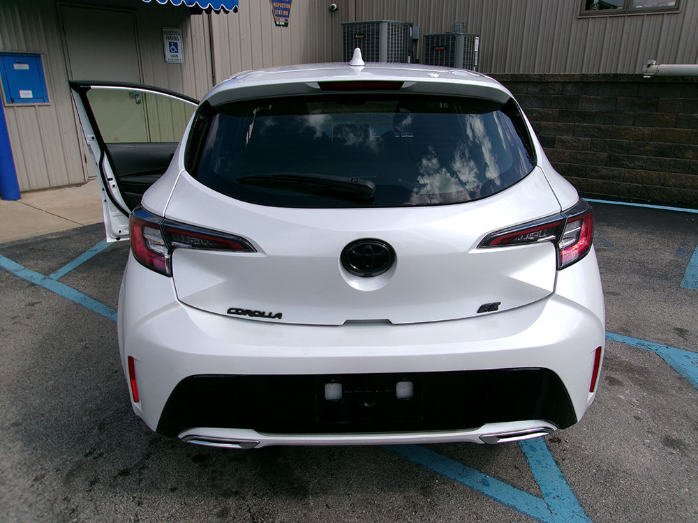 
								2021 Toyota Corolla Hatchback SE full									