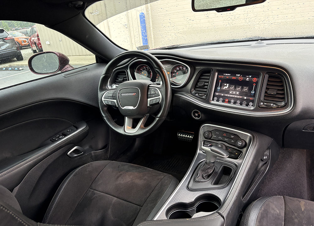 
								2017 Dodge Challenger GT full									