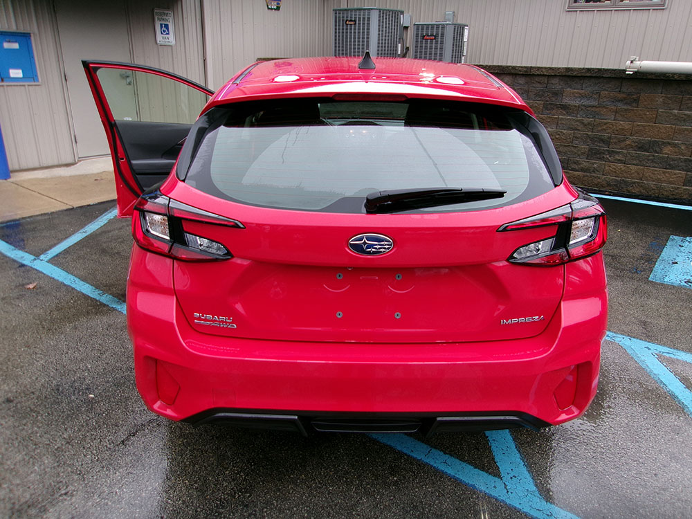 
								2024 Subaru Impreza full									