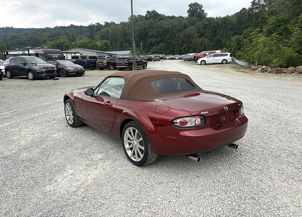 
								2006 Mazda MX-5 Miata full									
