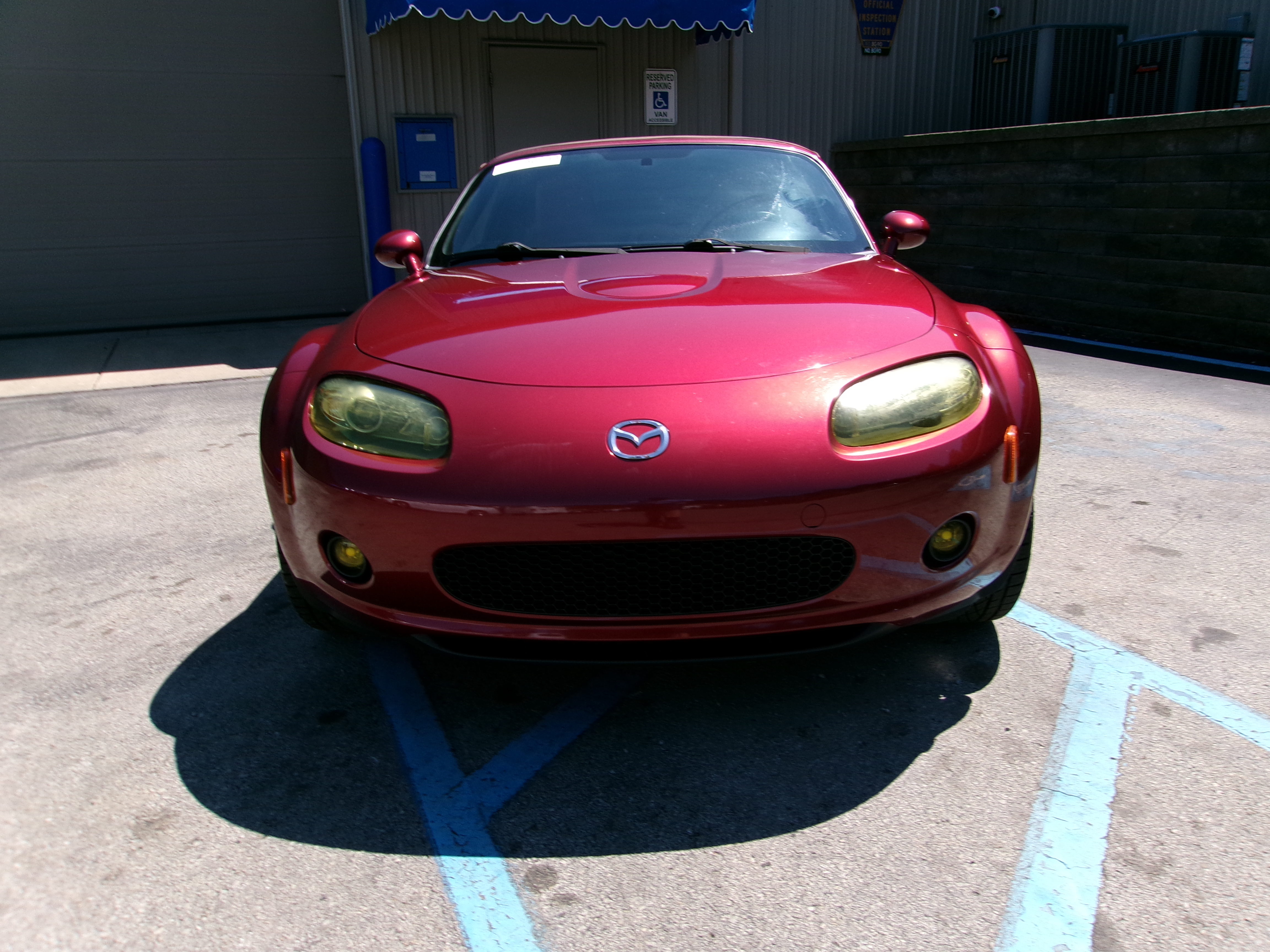 
								2006 Mazda MX-5 Miata full									