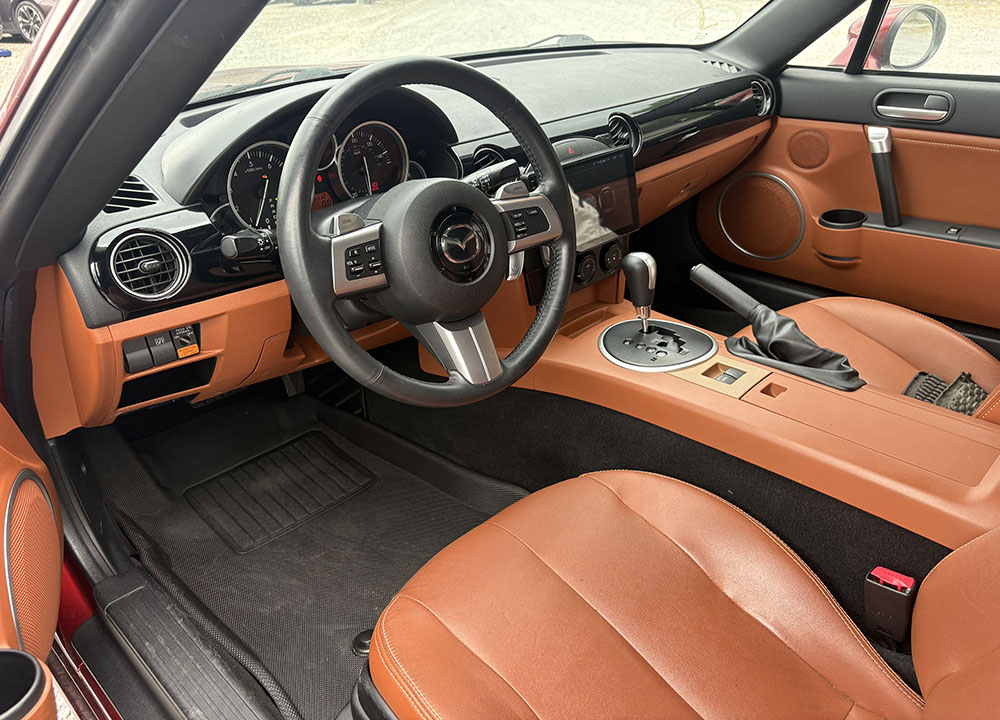 
								2006 Mazda MX-5 Miata full									