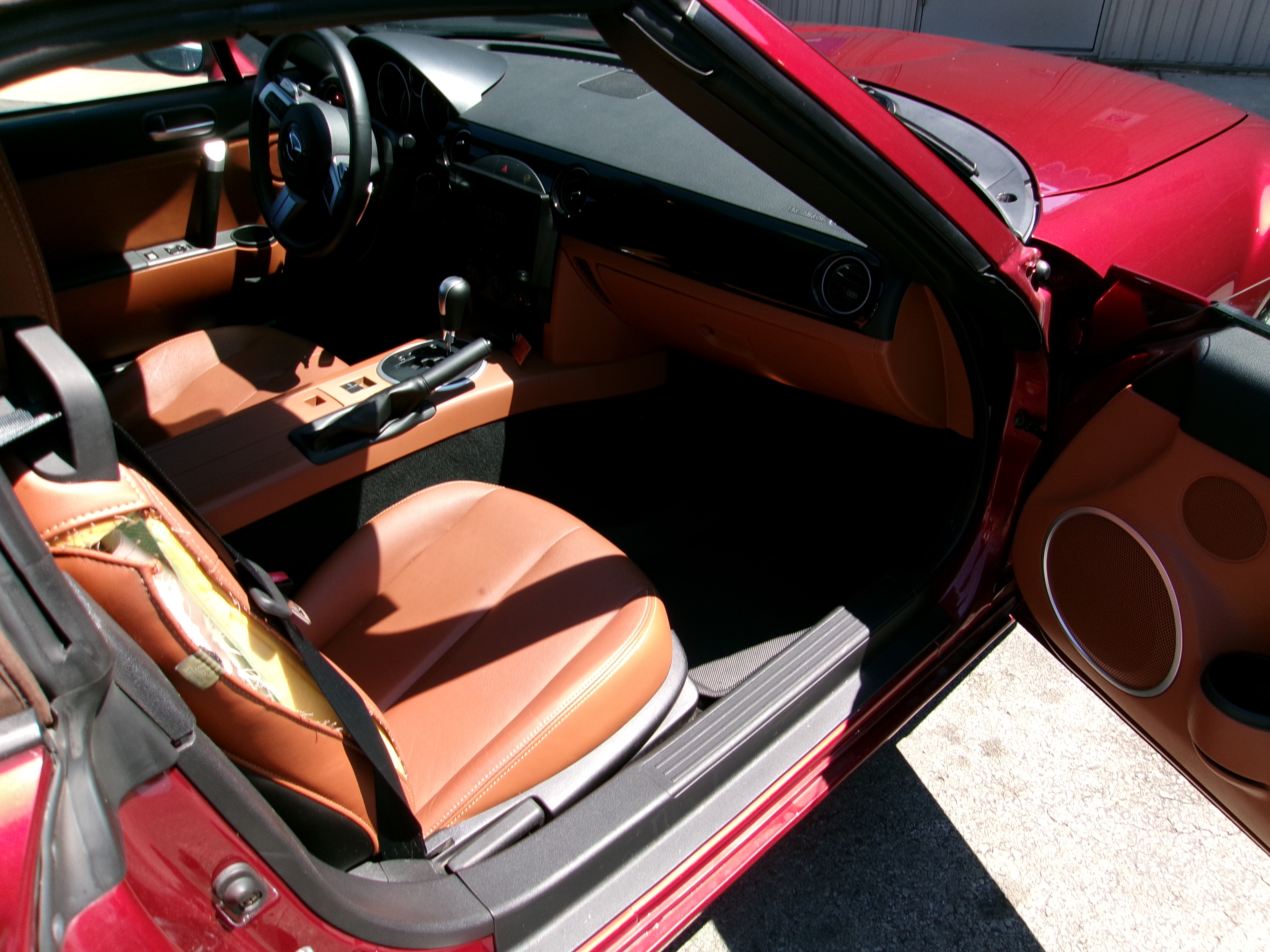 
								2006 Mazda MX-5 Miata full									