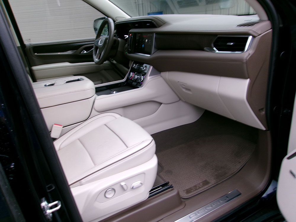 
								2024 GMC Yukon XL Denali full									