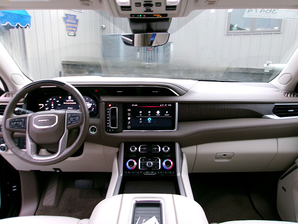 
								2024 GMC Yukon XL Denali full									