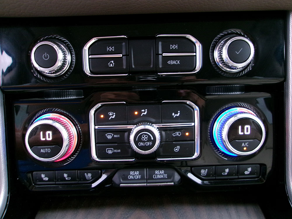 
								2024 GMC Yukon XL Denali full									