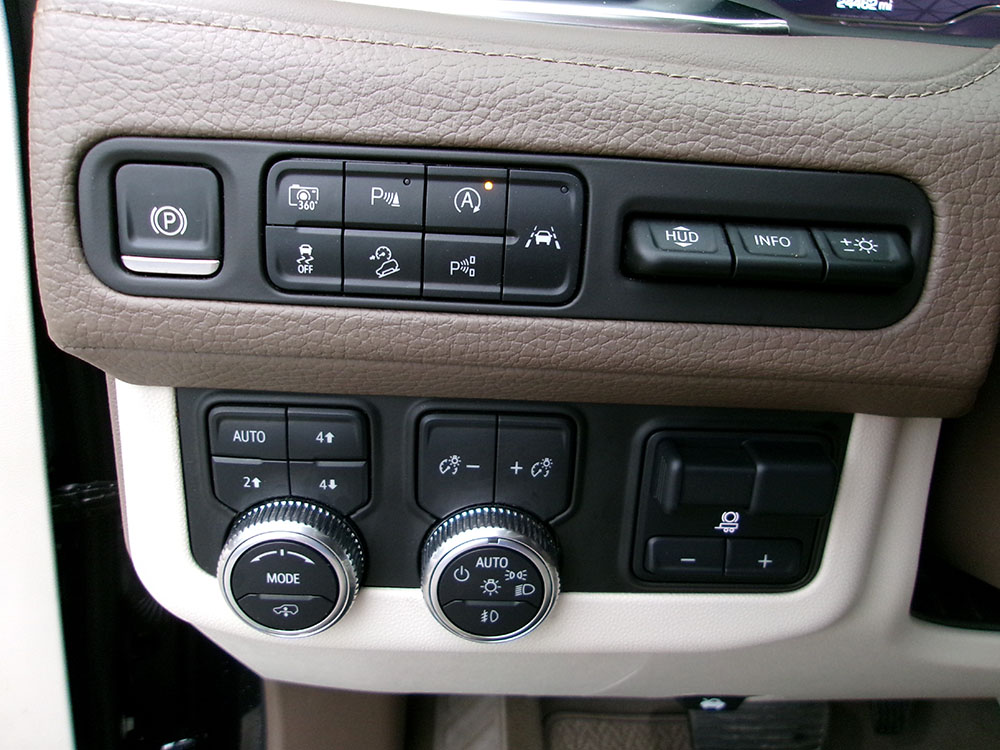 
								2024 GMC Yukon XL Denali full									