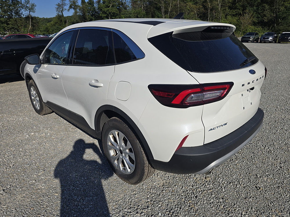 
								2023 Ford Escape ACTIV full									