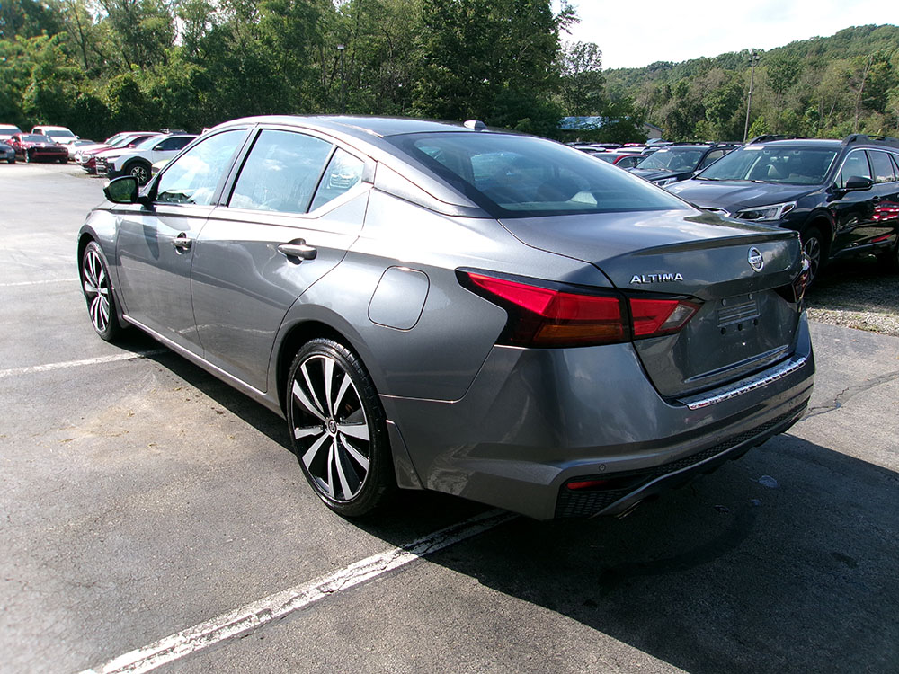 
								2021 Nissan Altima SR full									