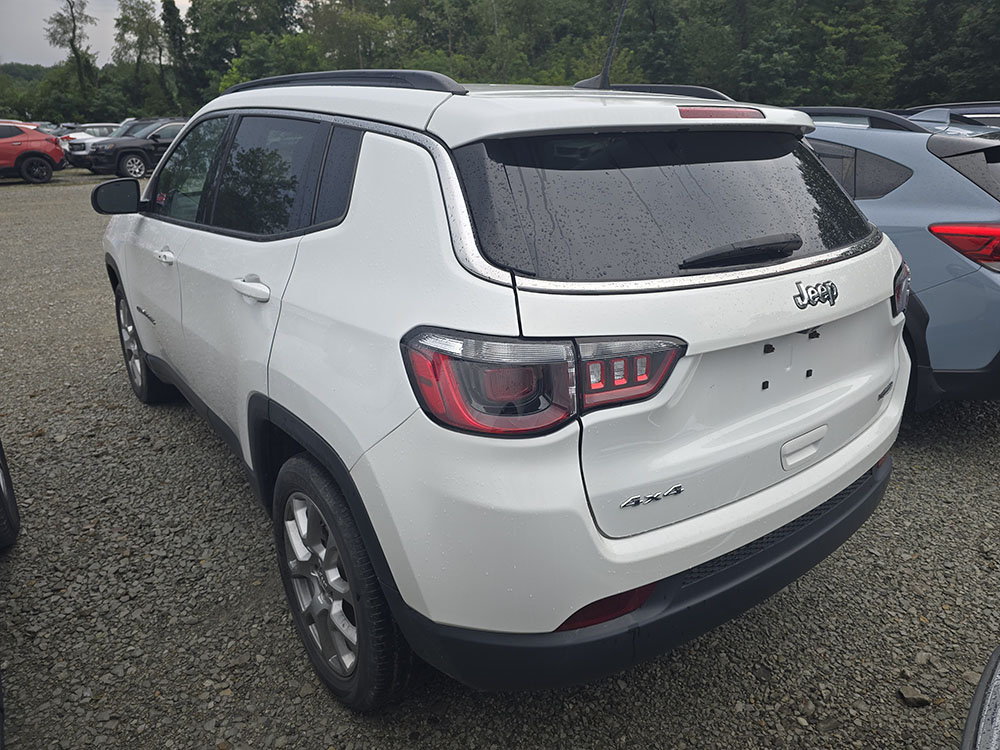 
								2022 Jeep Compass Latitude Lux full									