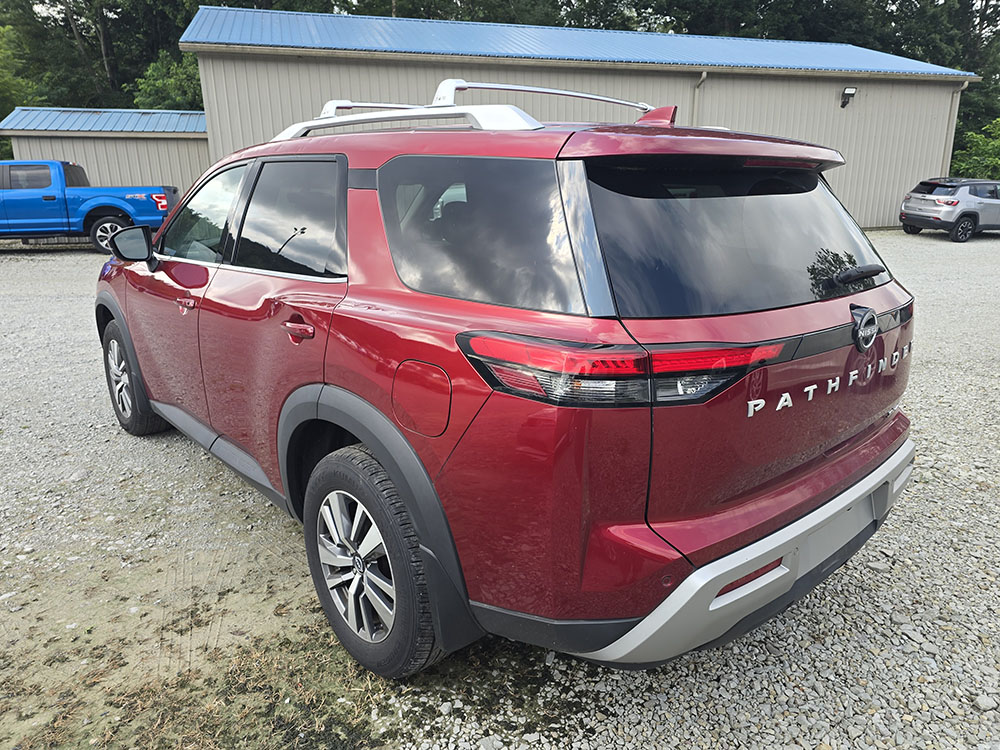 
								2024 Nissan Pathfinder SL full									