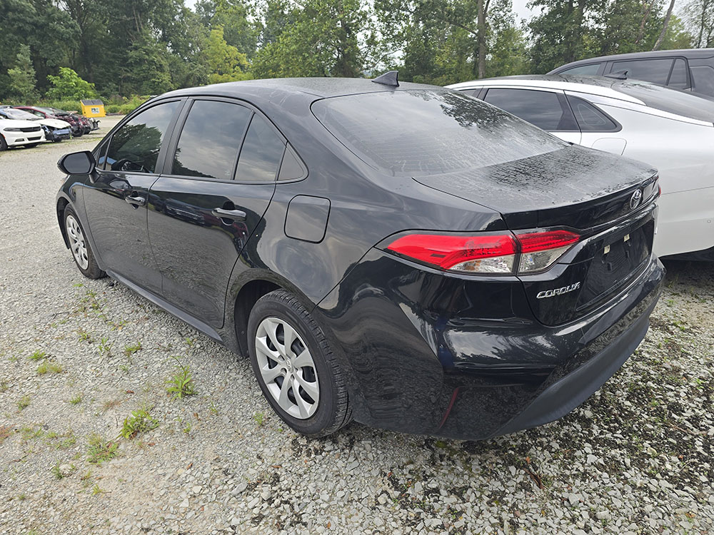
								2023 Toyota Corolla LE full									