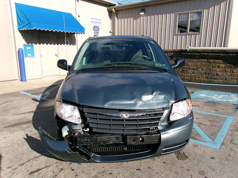 
								2006 Chrysler Town & Country full									