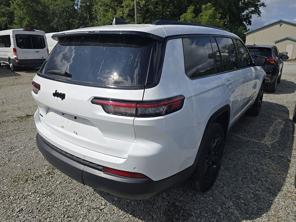 
								2024 Jeep Grand Cherokee L Altitude full									