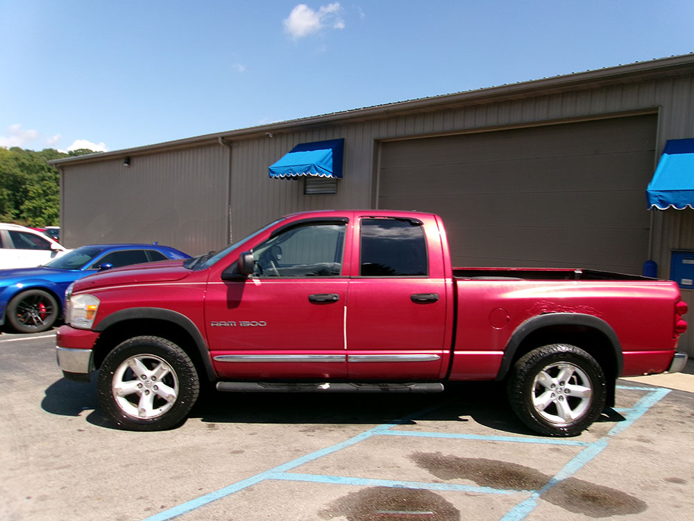 
								2007 Dodge Ram 1500 SLT Quad Cab full									