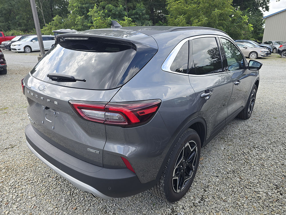 
								2025 Ford Escape Platinum Hybrid full									