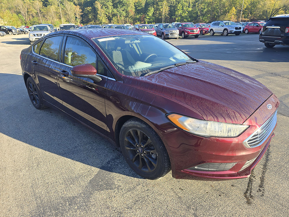 
								2017 Ford Fusion SE full									