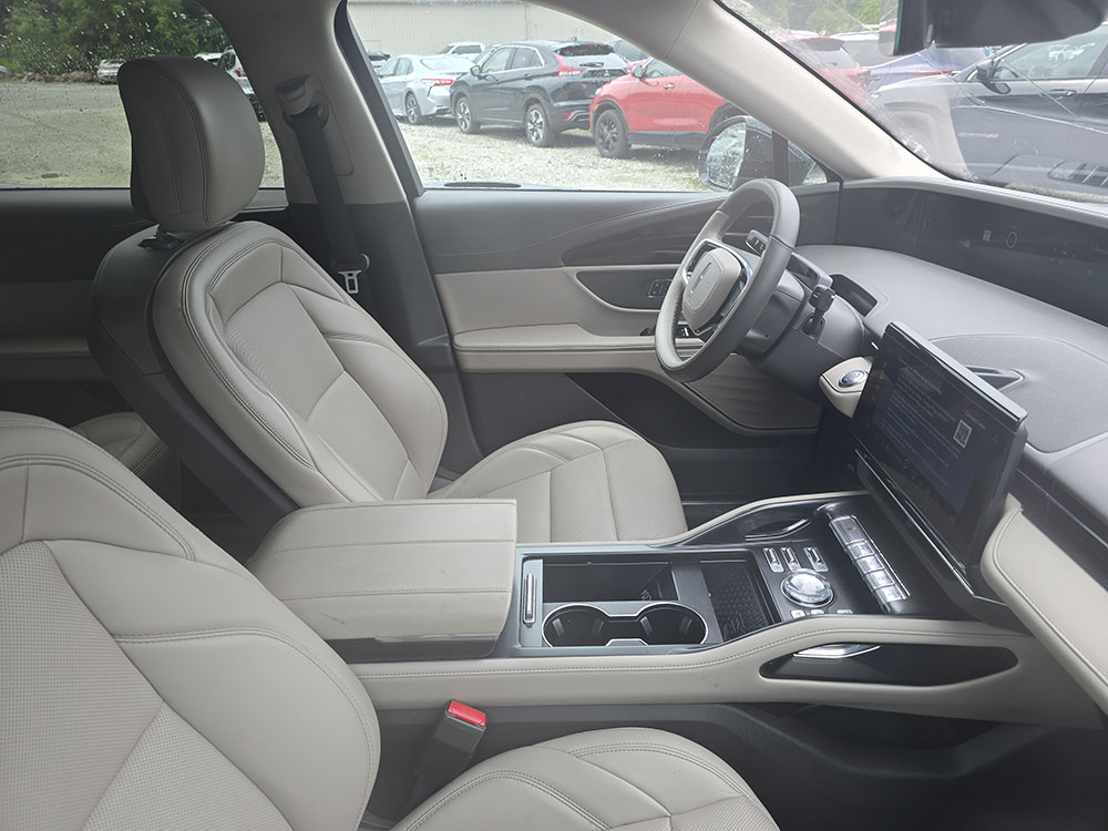 
								2025 Lincoln Nautilus Premiere full									