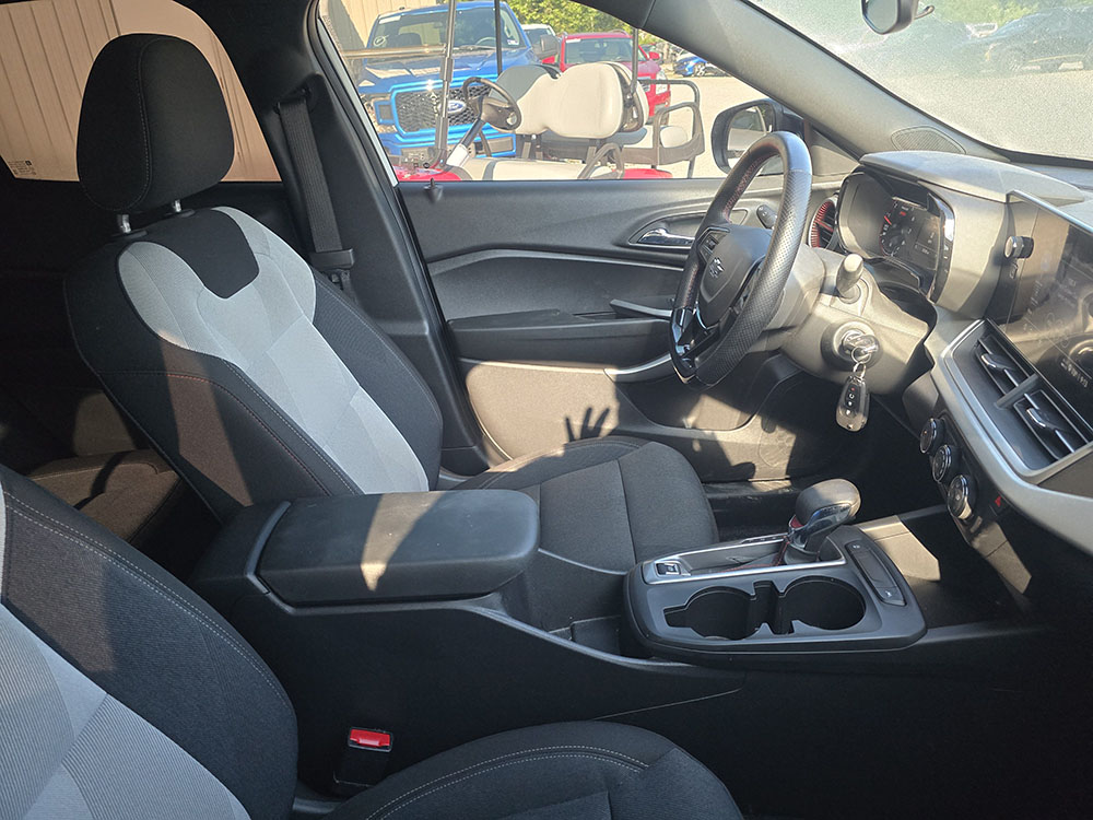 
								2024 Chevrolet Trax RS full									