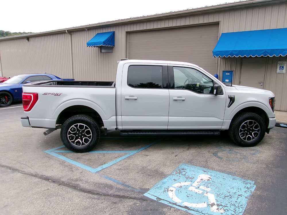 
								2023 Ford F-150 XLT Super Crew Cab full									