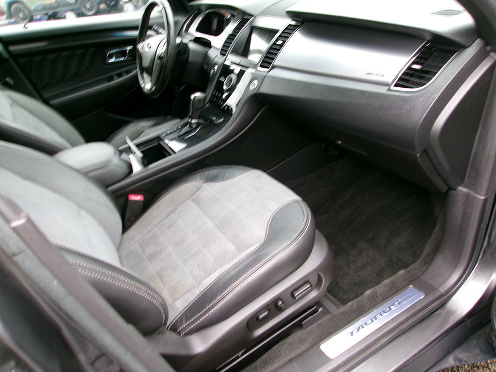
								2016 Ford Taurus SHO full									