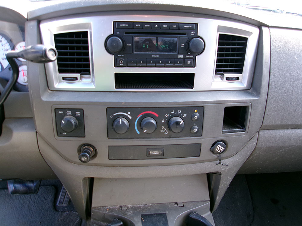 
								2007 Dodge Ram 1500 SLT Quad Cab full									