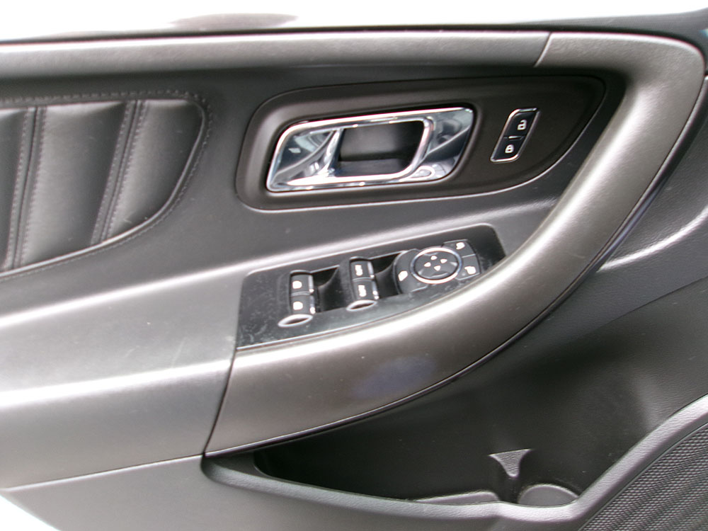 
								2016 Ford Taurus SHO full									