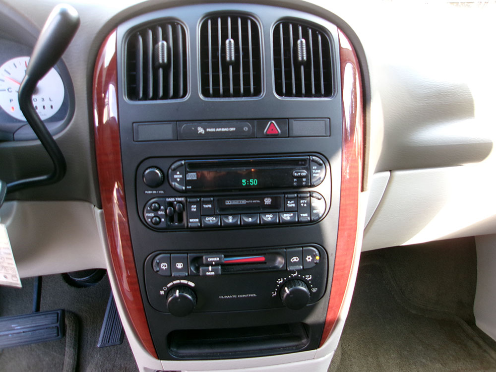 
								2006 Chrysler Town & Country full									