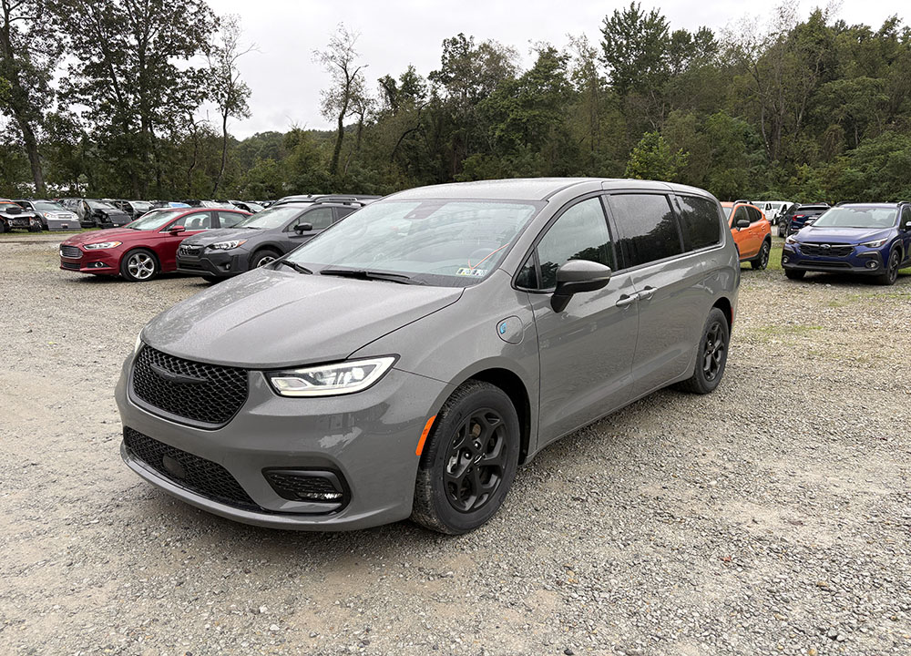 2023 Chrysler Pacifica Hybrid