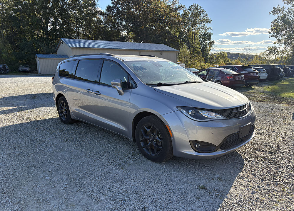 
								2019 Chrysler Pacifica Touring L Plus full									