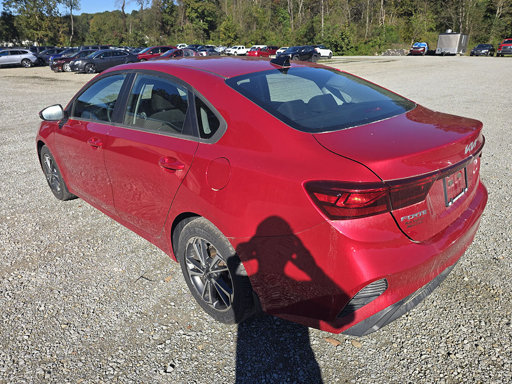 
								2023 KIA Forte LXS full									